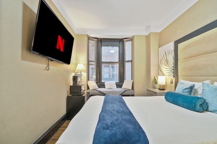 Studio Plus and Ensuite Bath at Midtown Manhattan, photo 2