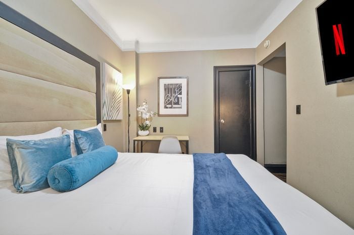Studio Plus and Ensuite Bath at Midtown Manhattan, photo 3
