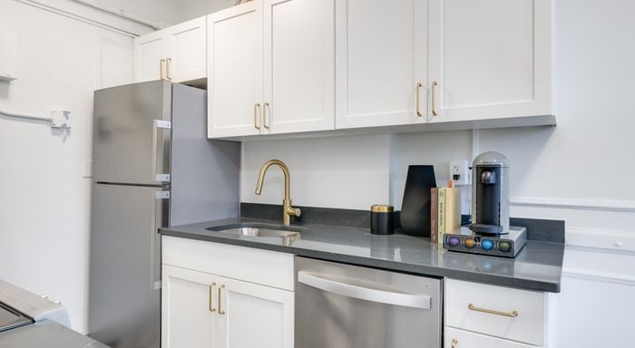 Master Room and Ensuite Bath at Pelham Hall, photo 3