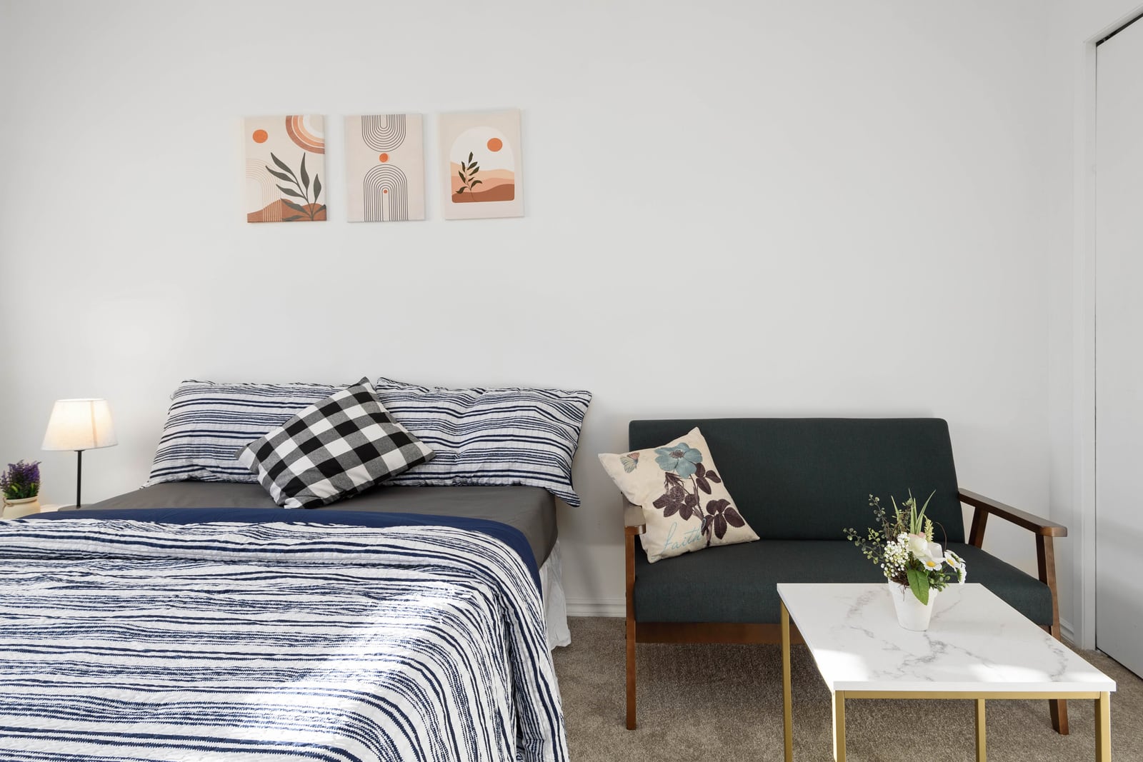 Deluxe Balcony Room at Albert Park - Edge Coliving, Regina, photo 3