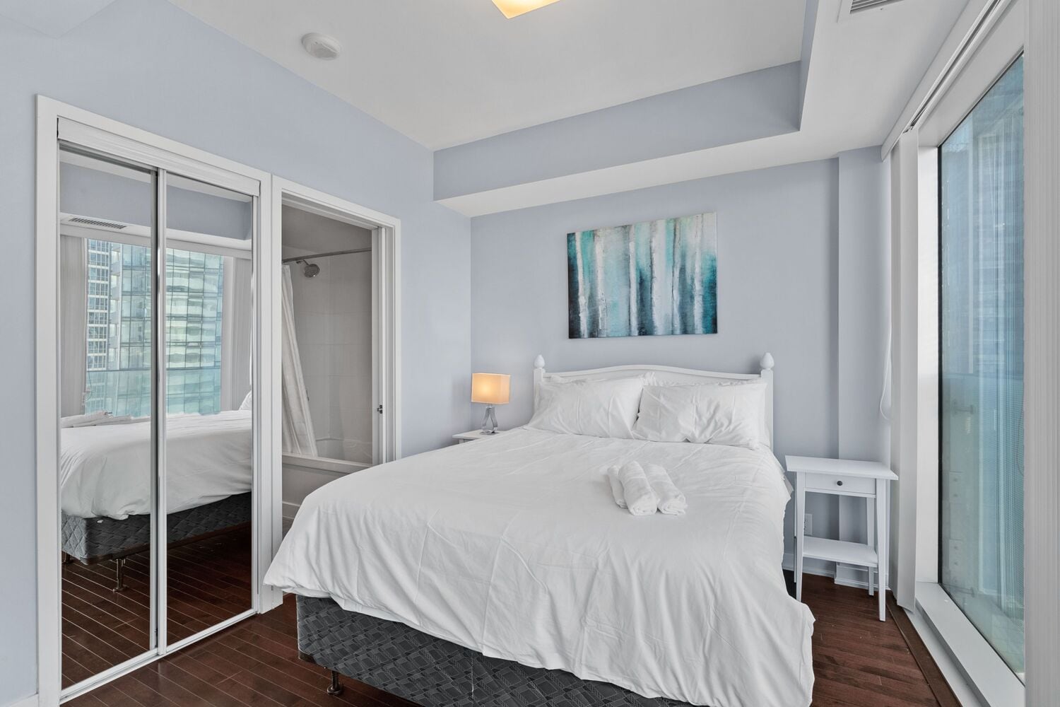 Master Room and Ensuite Bath at Waterfront Toronto, photo 2