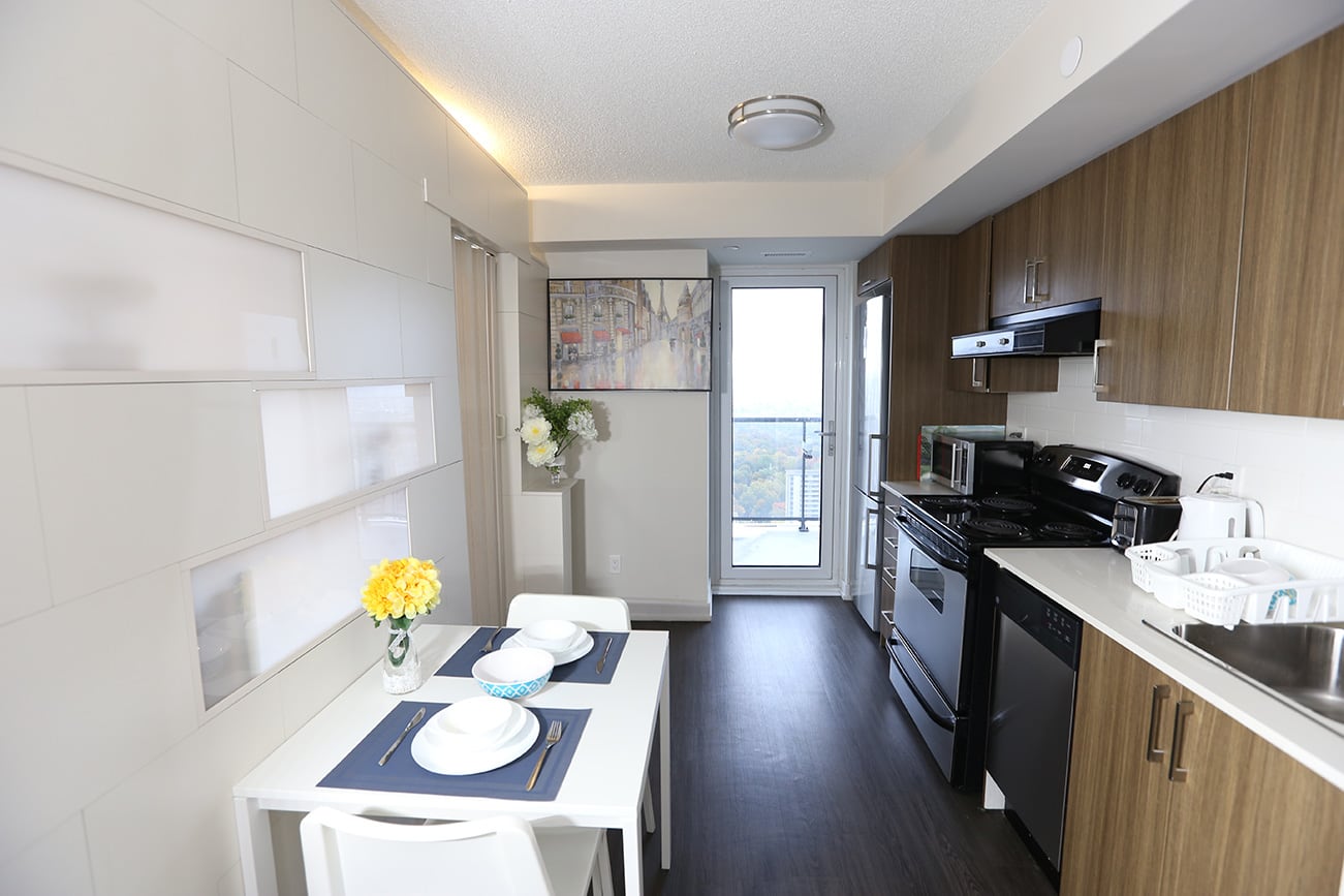 Master Room and Ensuite Bath at St. James Town, photo 2