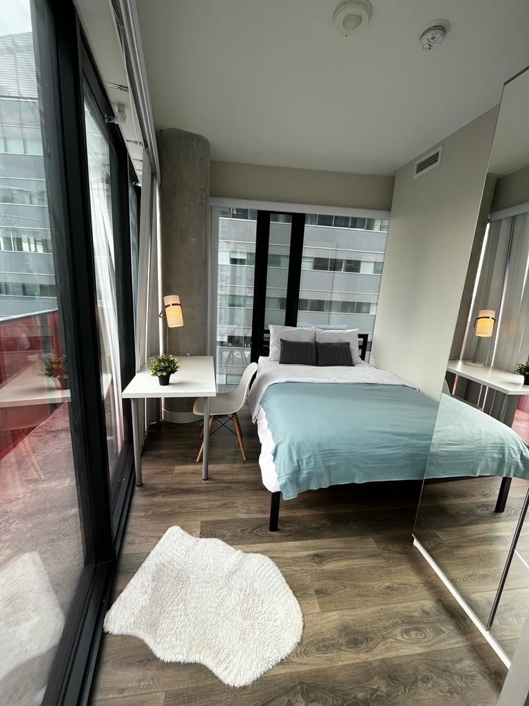 Deluxe Room at Queen West, photo 2