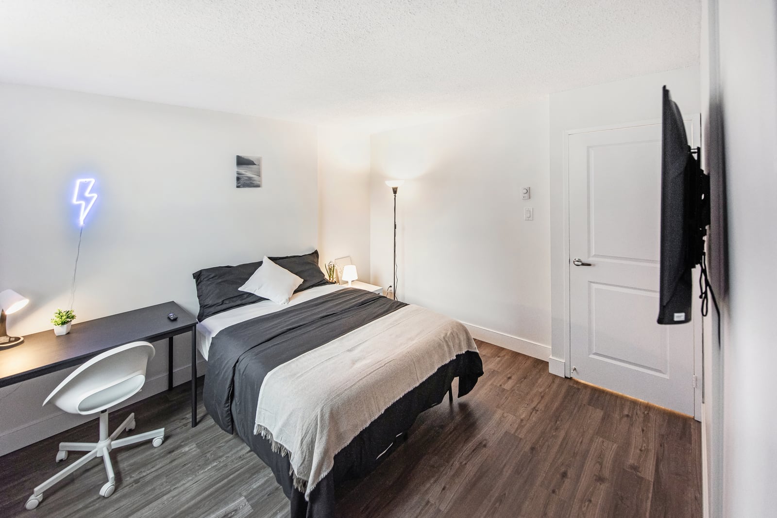 Deluxe Premium at Lees Ave, photo 3