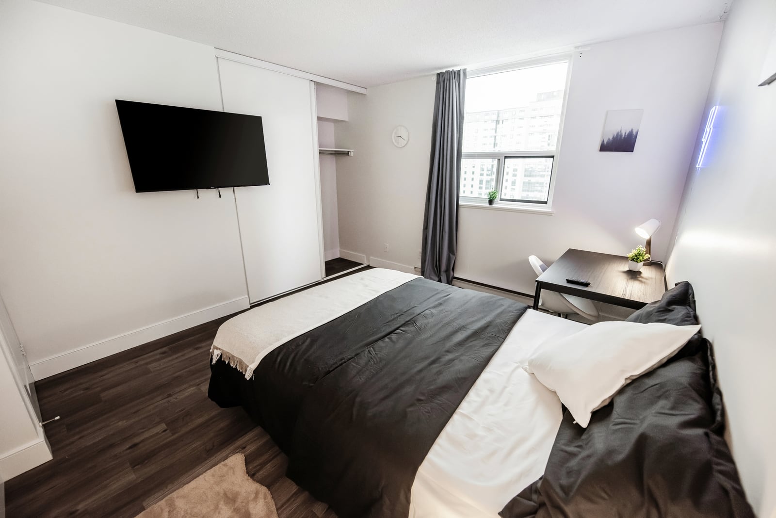 Deluxe Premium at Lees Ave, photo 2